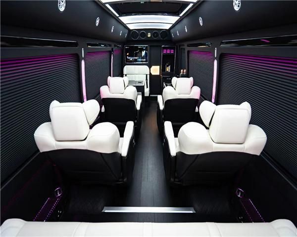 Kaiyun体育网站:2026款丰田考斯特黑色7座带卫生间现车价(43-88万)(图3)