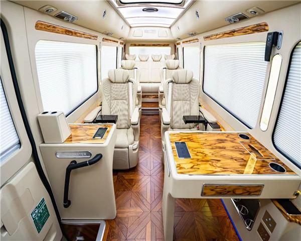 Kaiyun体育网站:2026款丰田考斯特黑色7座带卫生间现车价(43-88万)(图6)