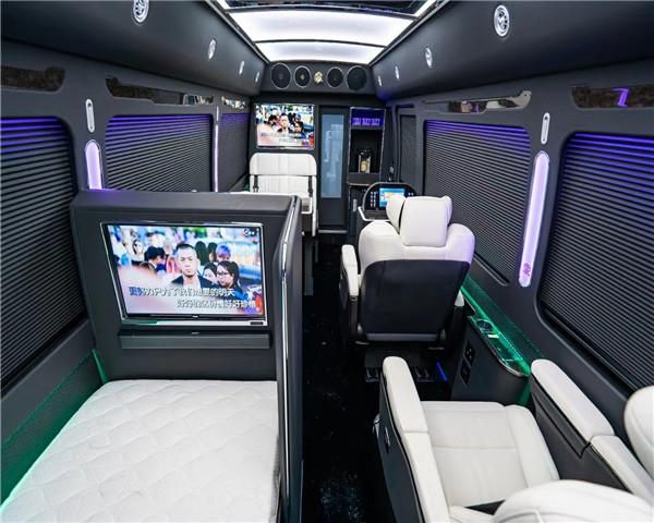 Kaiyun体育网站:2026款丰田考斯特黑色7座带卫生间现车价(43-88万)(图7)