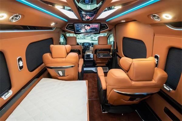 Kaiyun（中国体育）：丰田海狮6座卫生间特价改装内饰试驾送千元礼包！(图8)