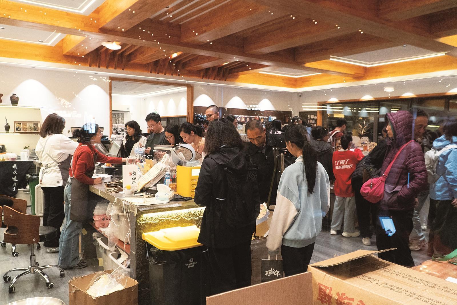 Kaiyun体育网站：沈白高铁开通这“泼天流量”长白山接住了(图6)