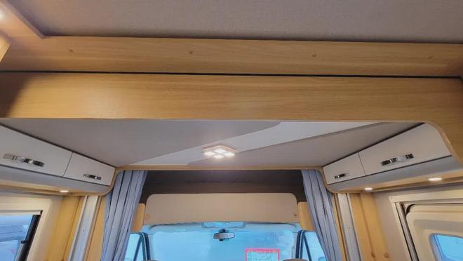 国产房车里的绝版布局？厕所空间特别大开了3万多公里打五折(图7)