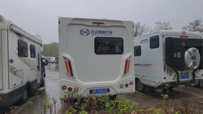 国产房车里的绝版布局？厕所空间特别大开了3万多公里打五折(图4)