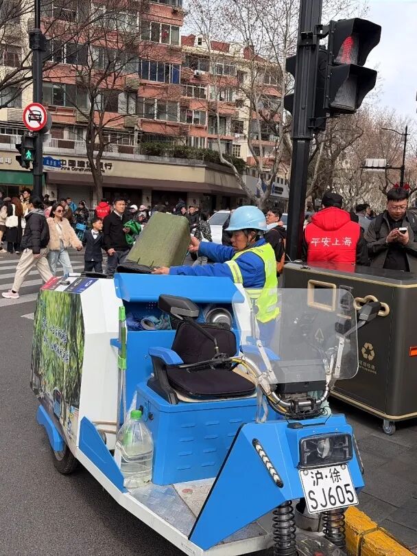 Kaiyun（中国体育）：街镇直通车湖南街道以“绣花功夫”守护街区“高颜值”(图2)