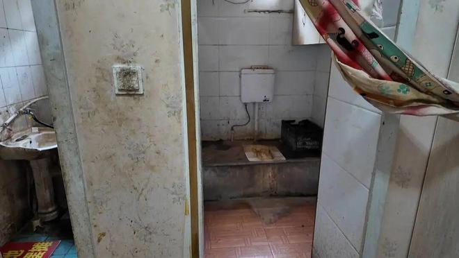 记者帮忙营业房成夜市共用厕所？！居民：太味儿！(图6)