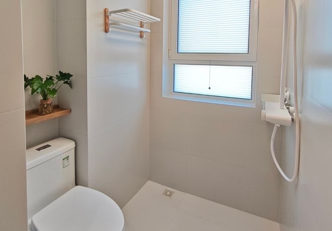 卫生间别做传统淋浴门了看看年轻人的做法别等装完砸了重装(图6)