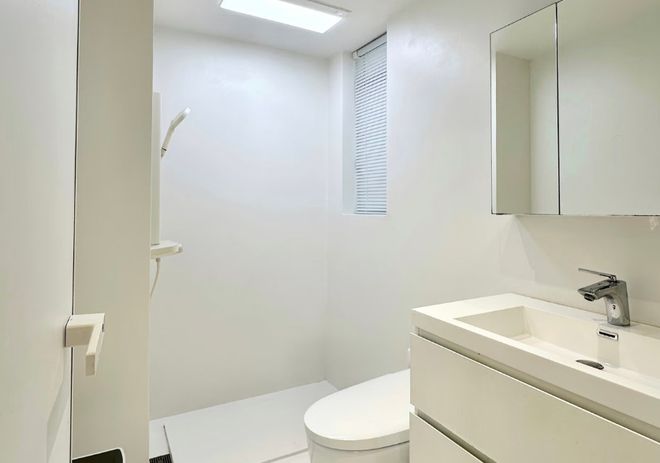 卫生间别做传统淋浴门了看看年轻人的做法别等装完砸了重装(图8)