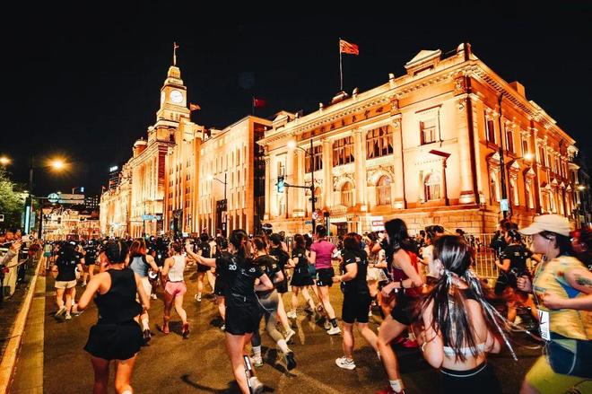 在上海10公里的夜跑里耐克如何赢得女性跑者的信任？(图3)